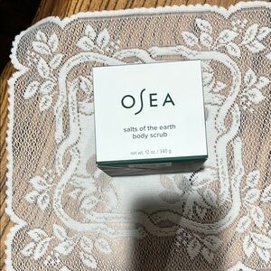 Sea Salts of the Earth Body Scrub - White